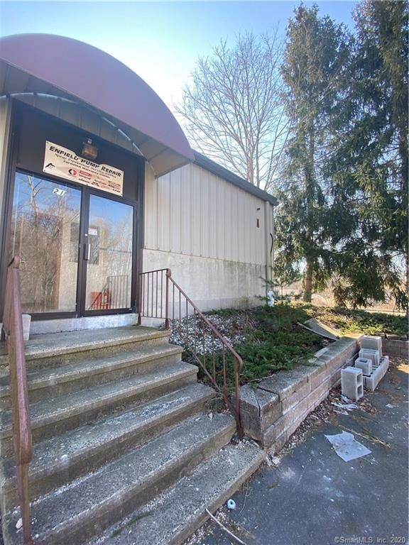 9 Moody Rd, Enfield, CT 06082